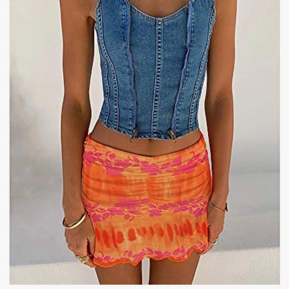 NWOT Hawaiian Print Skirt 💐 - Picture 3 of 7